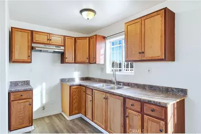 10929 Compton Avenue, Los Angeles, CA 90059 - Photo 5