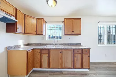10929 Compton Avenue, Los Angeles, CA 90059 - Photo 7