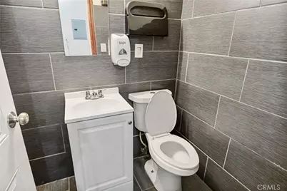 13052 Hawthorne, Hawthorne, CA 90250 - Photo 9