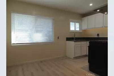 819 E 4th #1, Long Beach, CA 90802 - Photo 15