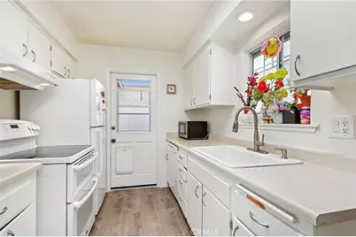 15940 Silvertip Court, Fountain Valley, CA 92708 - Photo 9