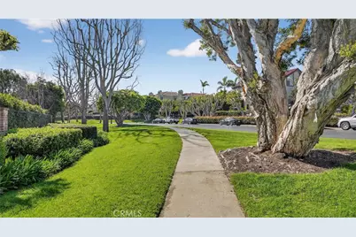 19282 Torreypines, Huntington Beach, CA 92648 - Photo 5