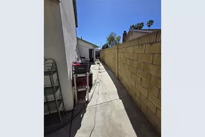 3151 E Radcliffe, Anaheim, CA 92806 - Photo 17