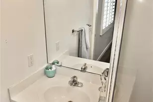 1560 Homewood Rd, Seal Beach, CA 90740 - Photo 37