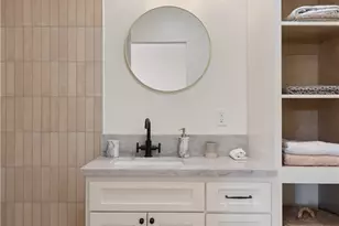 2014 W 84th St, Los Angeles, CA 90047 - Photo 29