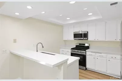 94 Greenfield, Irvine, CA 92614 - Photo 15