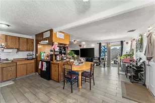 20116 Neuralia, California City, CA 93505 - Photo 7