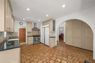 112 N Highland Ave, Los Angeles, CA 90036 - Photo 11