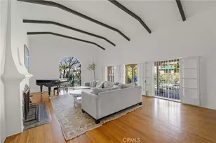 112 N Highland Ave, Los Angeles, CA 90036 - Photo 3