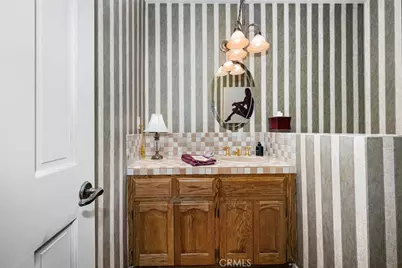 10253 Hopeland Avenue, Downey, CA 90241 - Photo 29