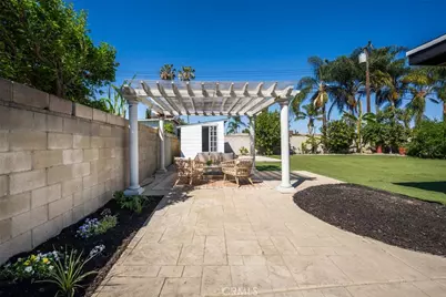 223 West Simmons Avenue, Anaheim, CA 92802 - Photo 43