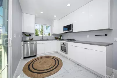 223 West Simmons Avenue, Anaheim, CA 92802 - Photo 15