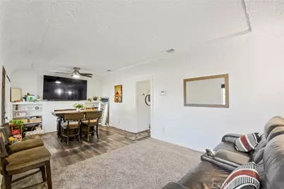 9424 Los Angeles, Bellflower, CA 90706 - Photo 5