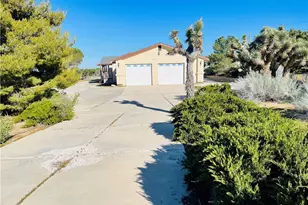 9425 Mountain Rd, Pinon Hills, CA 92372 - Photo 1