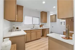 4239 S Raymond Ave, Los Angeles, CA 90037 - Photo 21