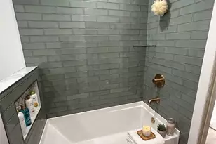 4239 S Raymond Ave, Los Angeles, CA 90037 - Photo 19