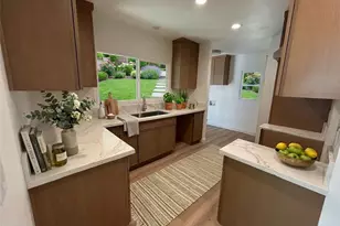 4239 S Raymond Ave, Los Angeles, CA 90037 - Photo 17