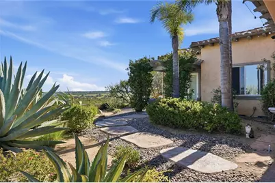 21715 The Trails Cir, Murrieta, CA 92562 - Photo 33