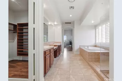 21715 The Trails Cir, Murrieta, CA 92562 - Photo 19