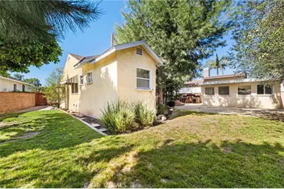 2334 Iroquois Avenue, Long Beach, CA 90815 - Photo 31