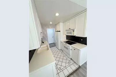 12200 Montecito Road #D221, Seal Beach, CA 90740 - Photo 7