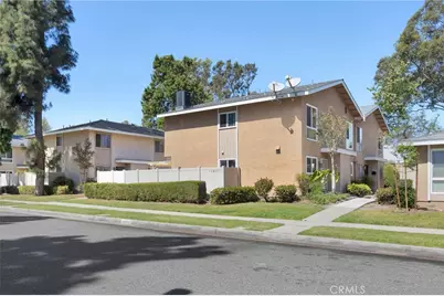 13451 1/4 Village, Cerritos, CA 90703 - Photo 3