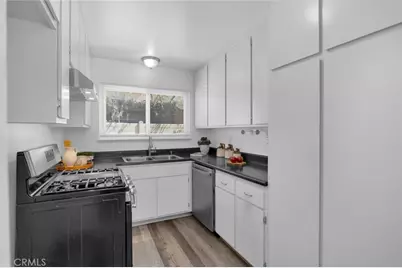 13451 1/4 Village, Cerritos, CA 90703 - Photo 17