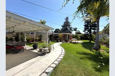 5552 Vonnie, Cypress, CA 90630 - Photo 3