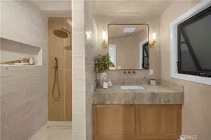 900 Catalina Ave, Seal Beach, CA 90740 - Photo 33