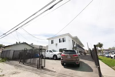 10500 S Broadway, Los Angeles, CA 90003 - Photo 15