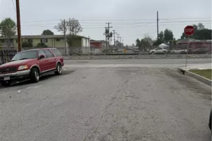 105 W Cypress, Compton, CA 90220 - Photo 9