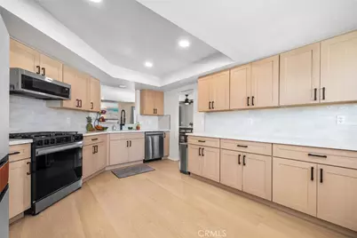 1425 E 2nd Street #301, Long Beach, CA 90802 - Photo 3