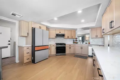 1425 E 2nd Street #301, Long Beach, CA 90802 - Photo 5