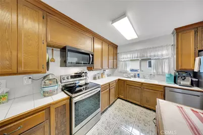 110 Rigsby Street, La Habra, CA 90631 - Photo 17
