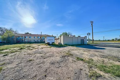 11833 Bartlett, Adelanto, CA 92301 - Photo 3