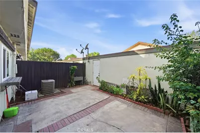 9646 Karmont, South Gate, CA 90280 - Photo 23