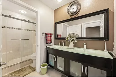 611 E Olive #106, Burbank, CA 91501 - Photo 9