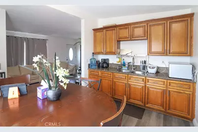 2005 Redding, Rosemead, CA 91770 - Photo 11
