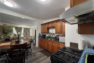 2005 Redding, Rosemead, CA 91770 - Photo 17