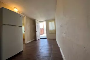 2005 Redding, Rosemead, CA 91770 - Photo 29