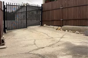 2005 Redding, Rosemead, CA 91770 - Photo 33