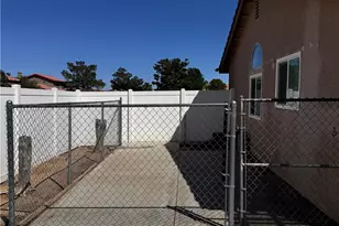 14378 Chestnut St, Adelanto, CA 92301 - Photo 27