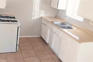 687 W 17th, San Bernardino, CA 92405 - Photo 9