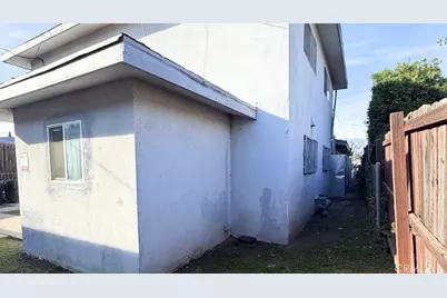 687 W 17th, San Bernardino, CA 92405 - Photo 7