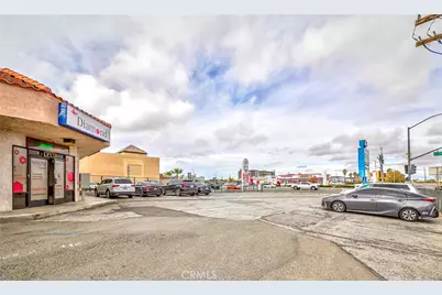 14895 Bear Valley, Hesperia, CA 92345 - Photo 9