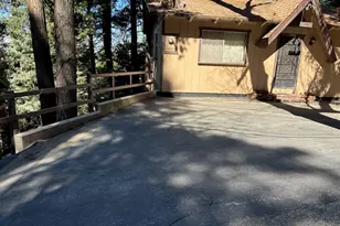 23992 Lakeview Dr, Crestline, CA 92325 - Photo 3