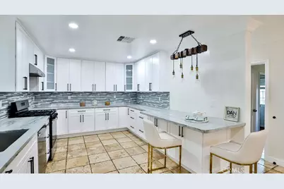 4704 E Centralia Street, Long Beach, CA 90808 - Photo 9