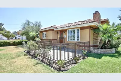 4704 E Centralia Street, Long Beach, CA 90808 - Photo 3