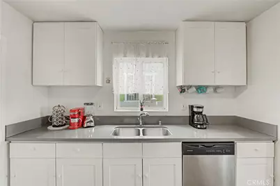 1425 W Gage, Los Angeles, CA 90047 - Photo 7