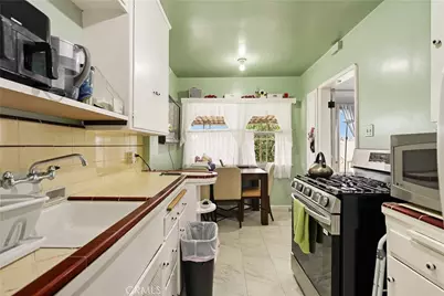 7015 Templeton, Huntington Park, CA 90255 - Photo 35